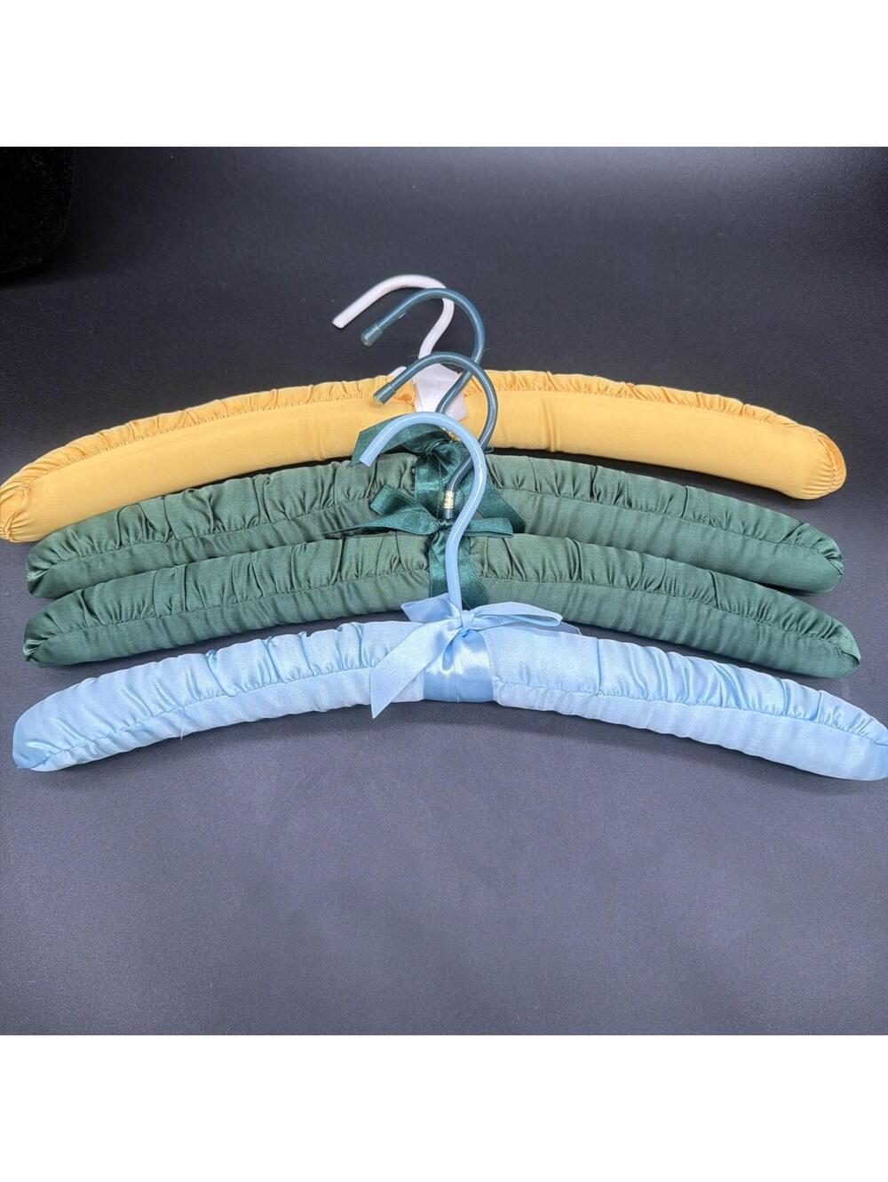 💖✨Vintage Pastel Padded Satin Lingerie Boudoir Clothes Hangers NEW Pack of 4🧡✨